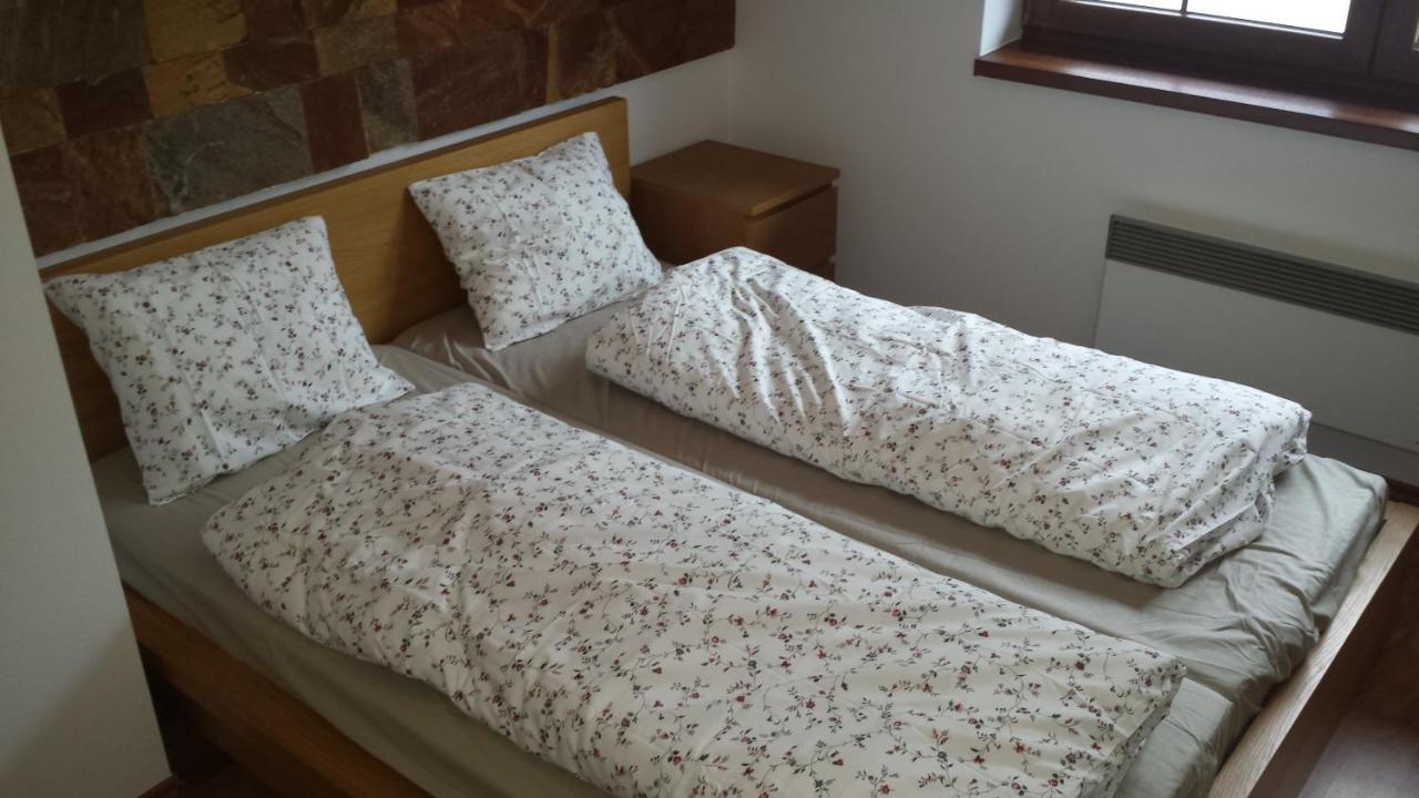 Apartmany 33 A 8 Ad Kamzik ドノヴァリ エクステリア 写真